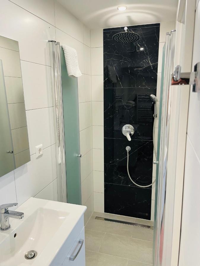 Prime Host Dream Lägenhet Karlsruhe Exteriör bild