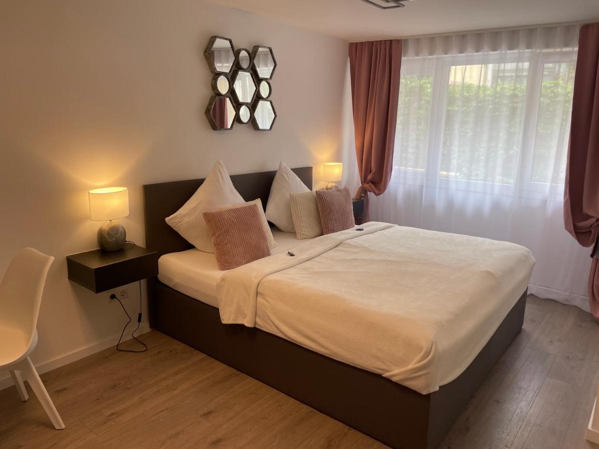 Prime Host Dream Lägenhet Karlsruhe Exteriör bild